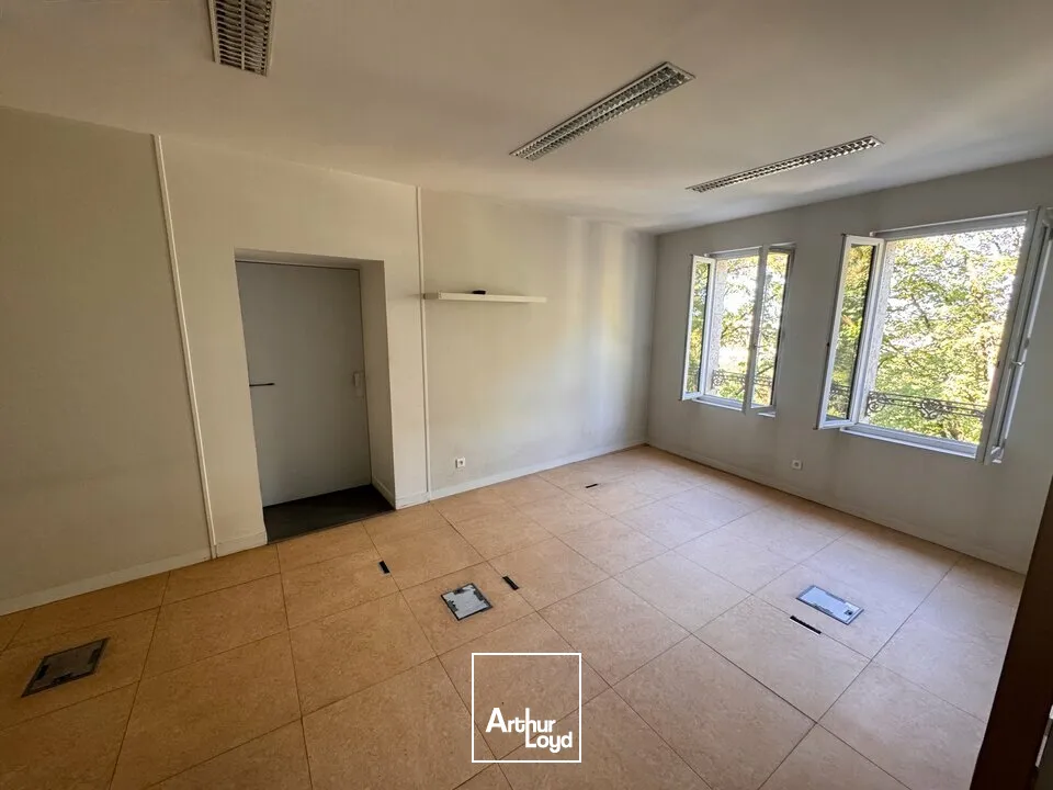 Bureaux - Location - ANGOULÊME - 16000 - 64.58-64.58 - 7980495