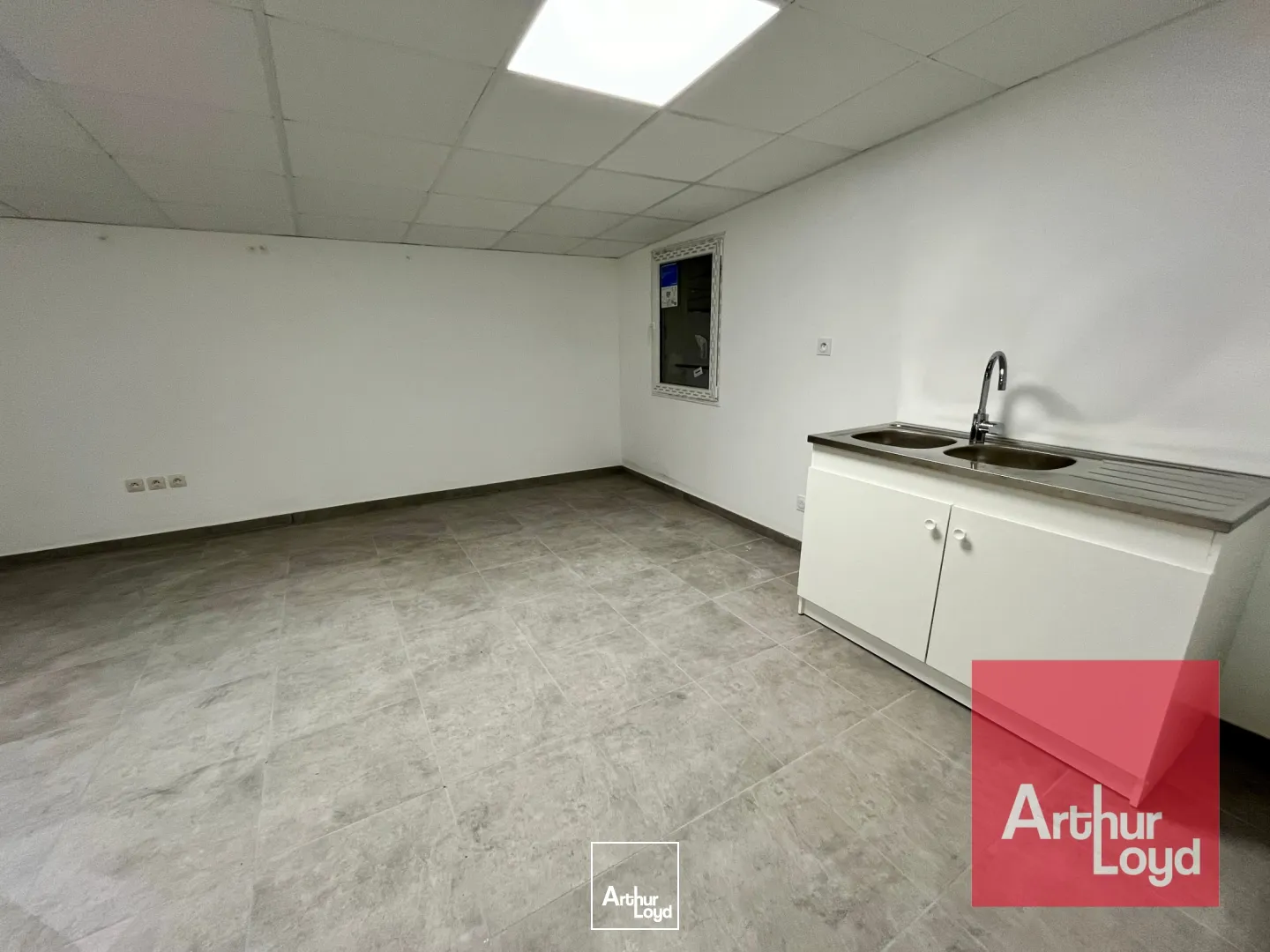 Locaux d'activité & Entrepôts - Location - SAINT JEAN DE VEDAS - 34430 - 600-600 - 7980731