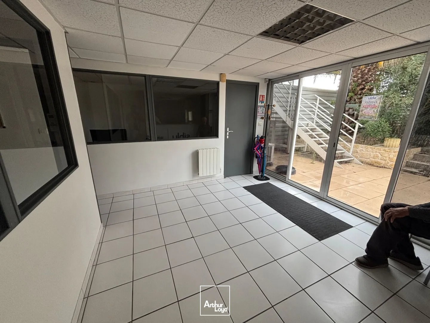 Locaux commerciaux - Location - VILLENAVE D'ORNON - 33140 - 85.2-184.7 - 7980755