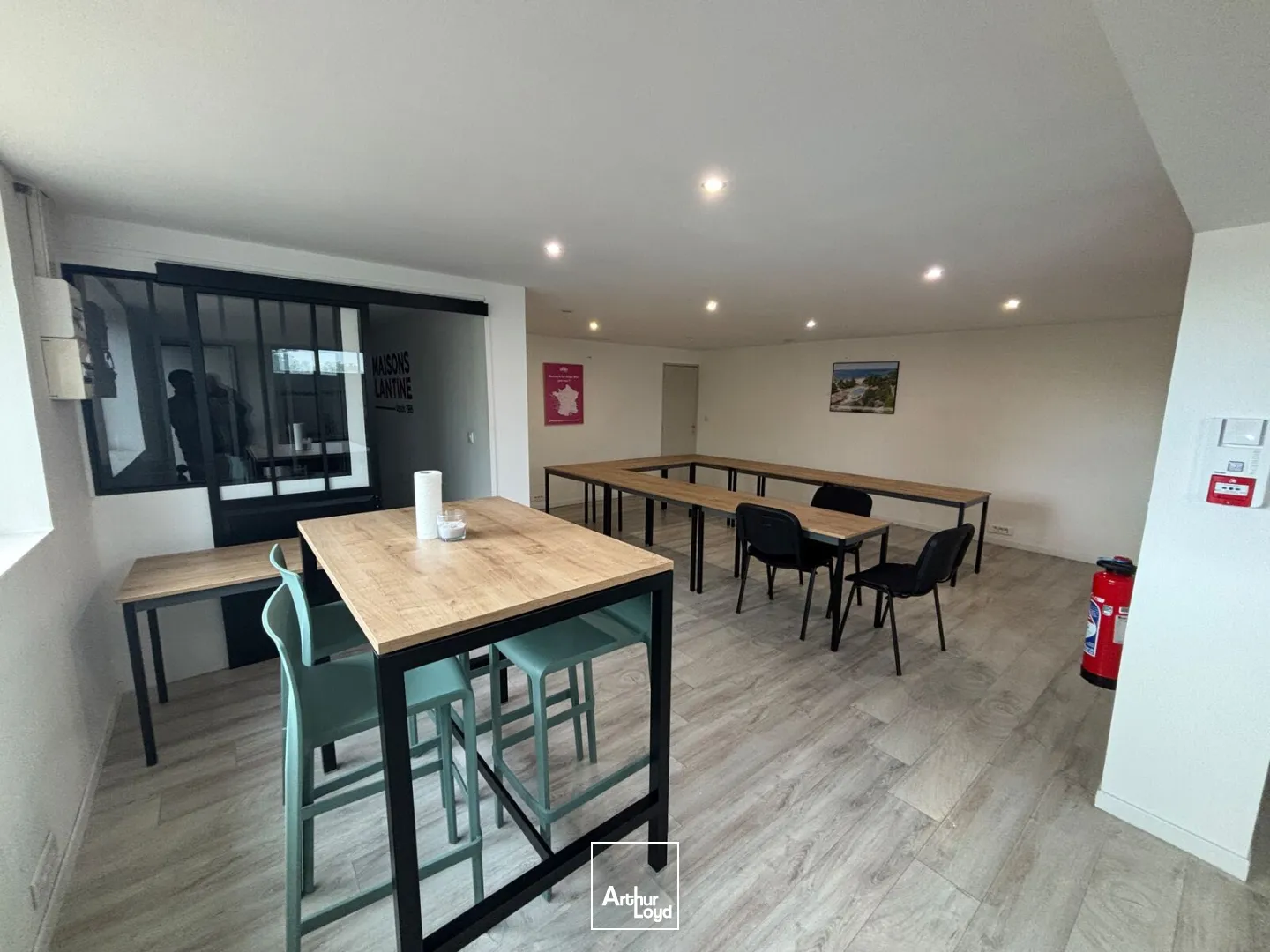 Locaux commerciaux - Location - VILLENAVE D'ORNON - 33140 - 85.2-184.7 - 7980756