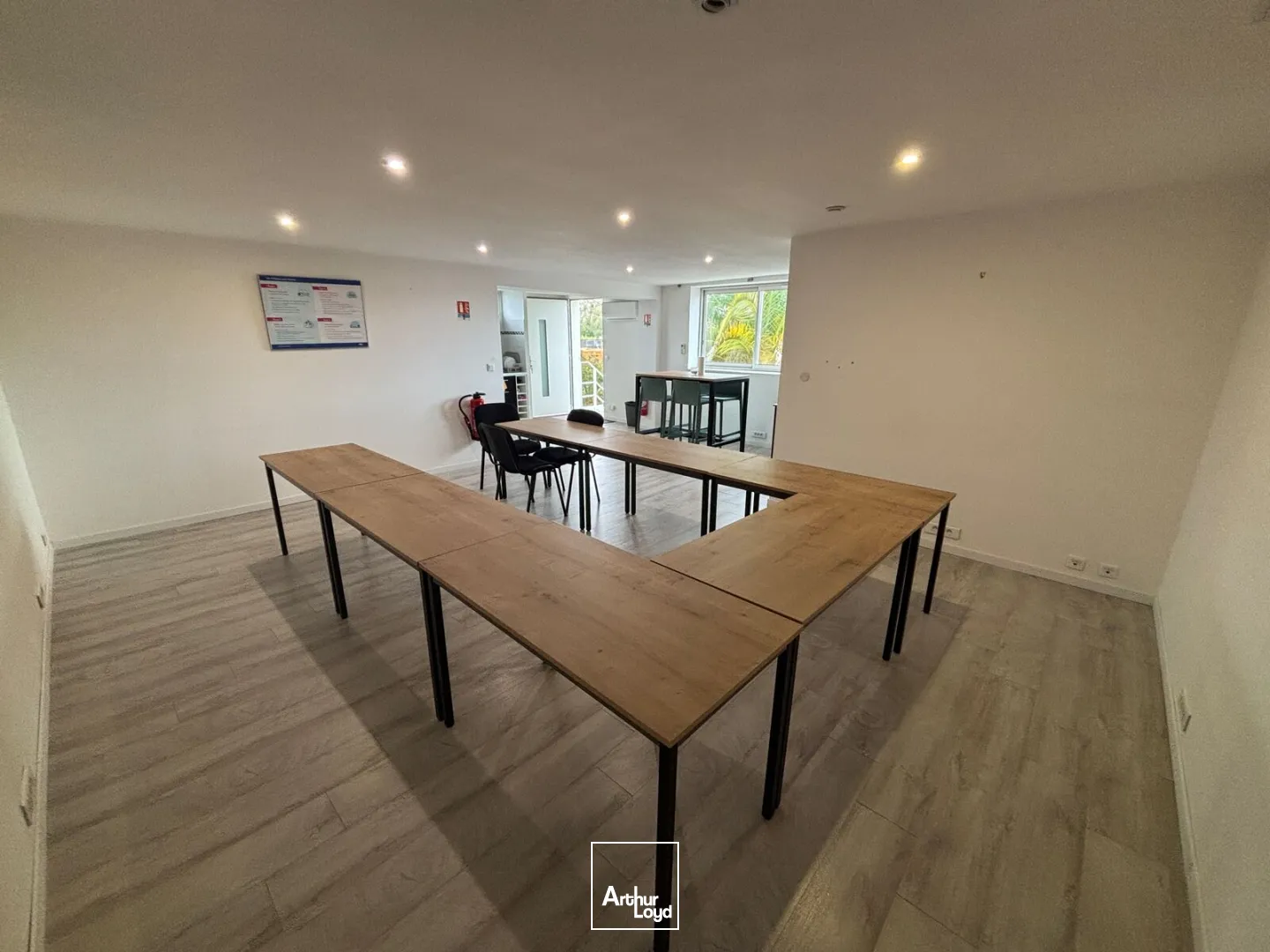 Locaux commerciaux - Location - VILLENAVE D'ORNON - 33140 - 85.2-184.7 - 7980758