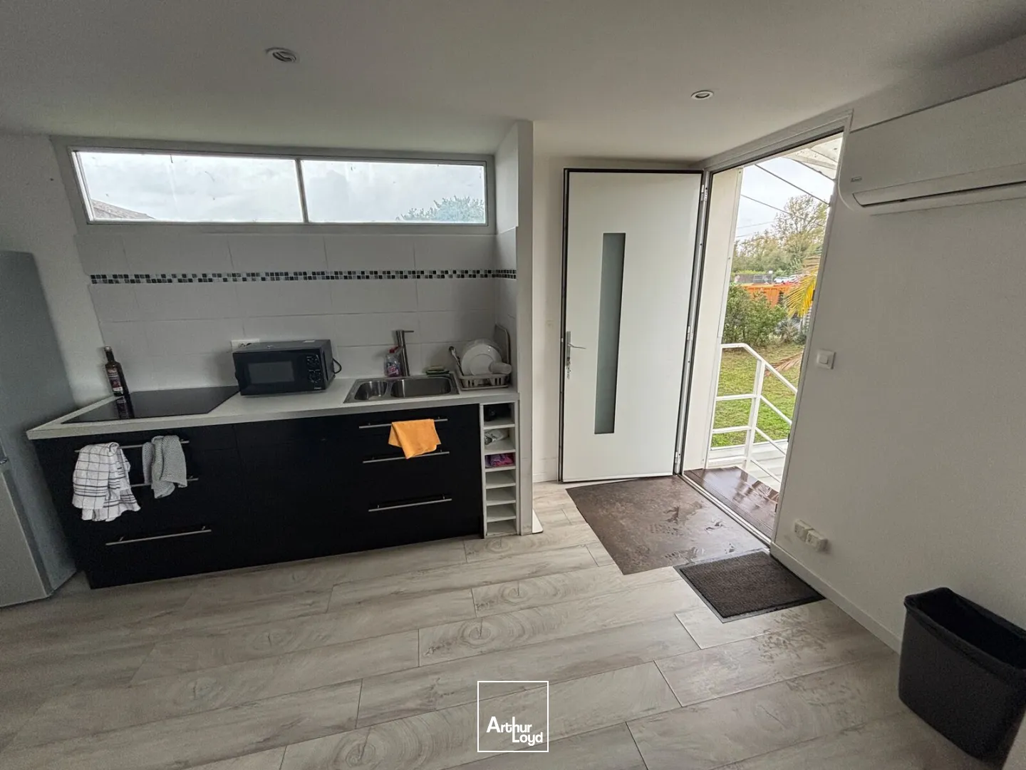 Locaux commerciaux - Location - VILLENAVE D'ORNON - 33140 - 85.2-184.7 - 7980759