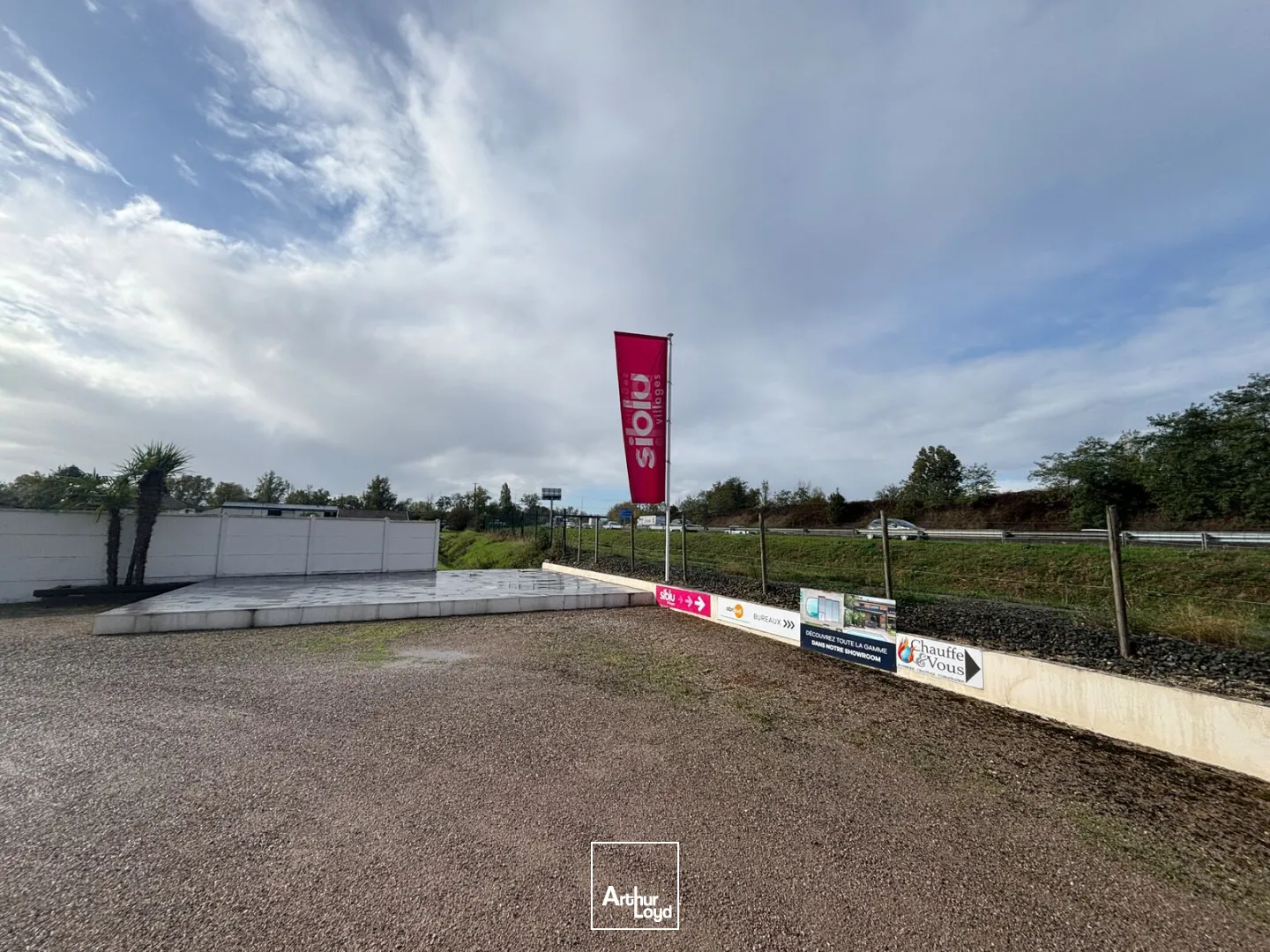 Locaux commerciaux - Location - VILLENAVE D'ORNON - 33140 - 85.2-184.7 - 7980760