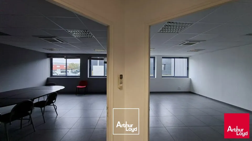 Locaux d'activité & Entrepôts - Location - SAINT-SATURNIN - 72650 - 2400-2400 - 8012892