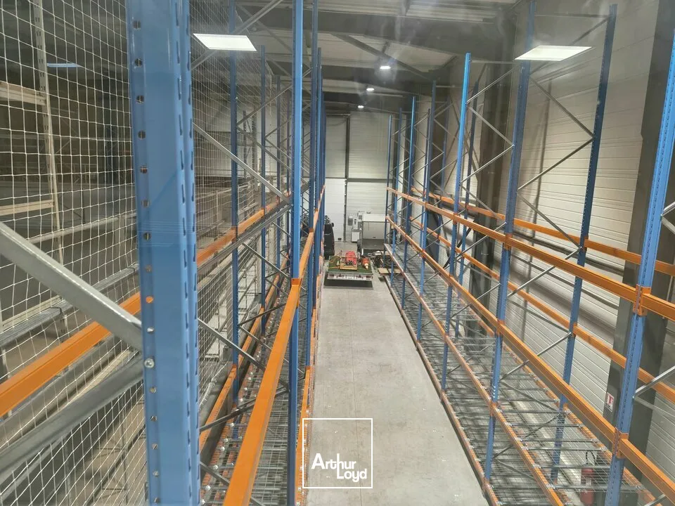 Locaux d'activité & Entrepôts - Location - SAINTE HELENE DU LAC - 73800 - 180-1413 - 8025546