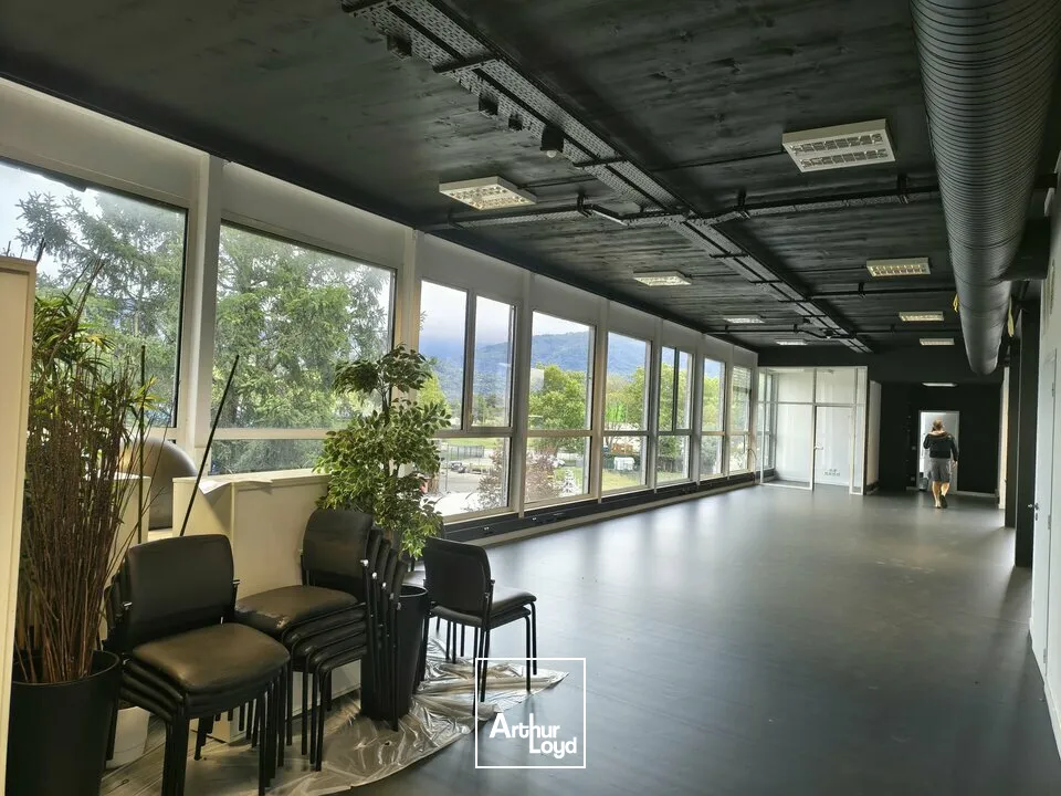 Locaux d'activité & Entrepôts - Location - SAINTE HELENE DU LAC - 73800 - 180-1413 - 8025548