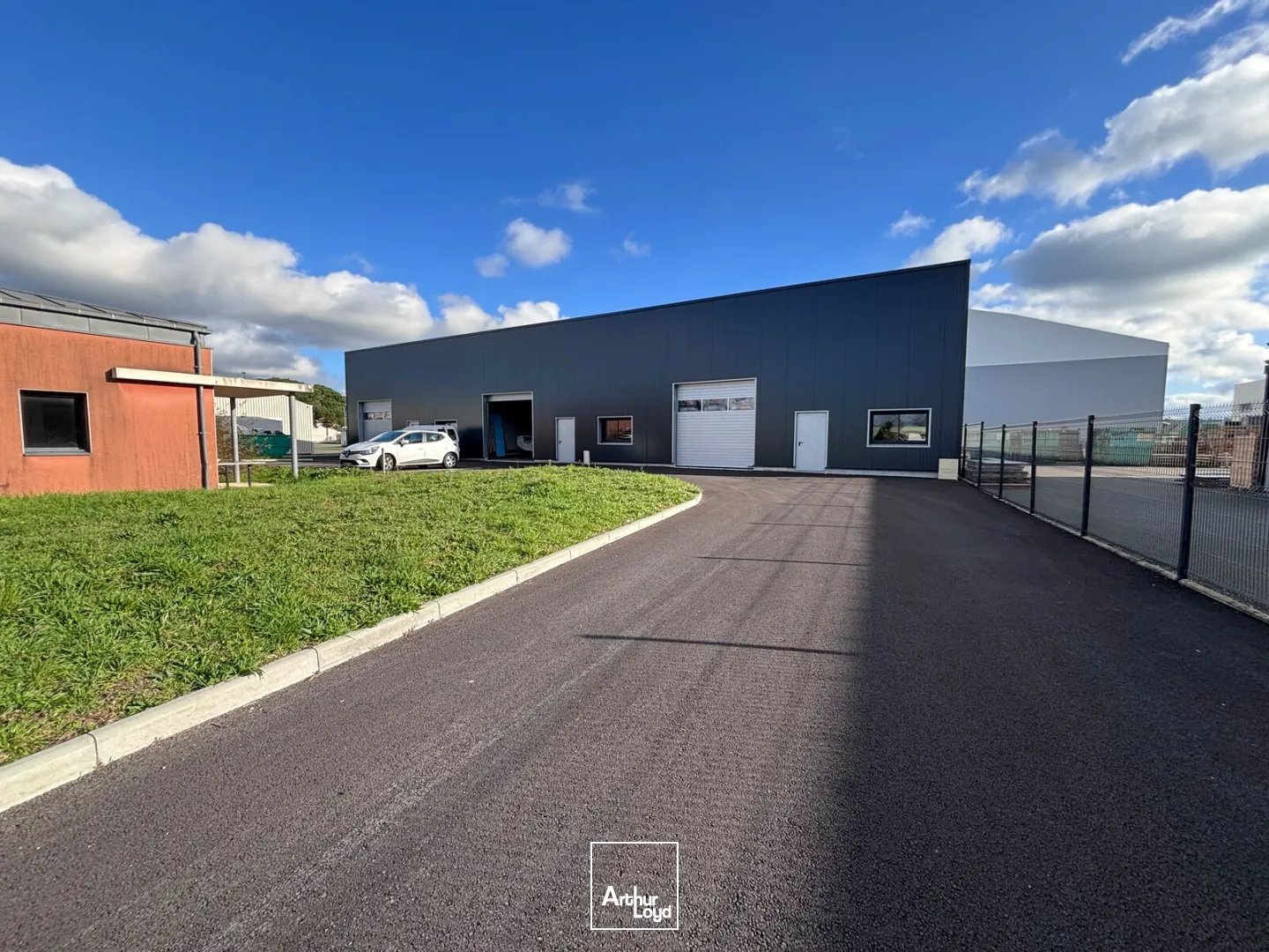 Locaux d'activité & Entrepôts - Location - MACHECOUL - 44270 - 140-300 - 8035658