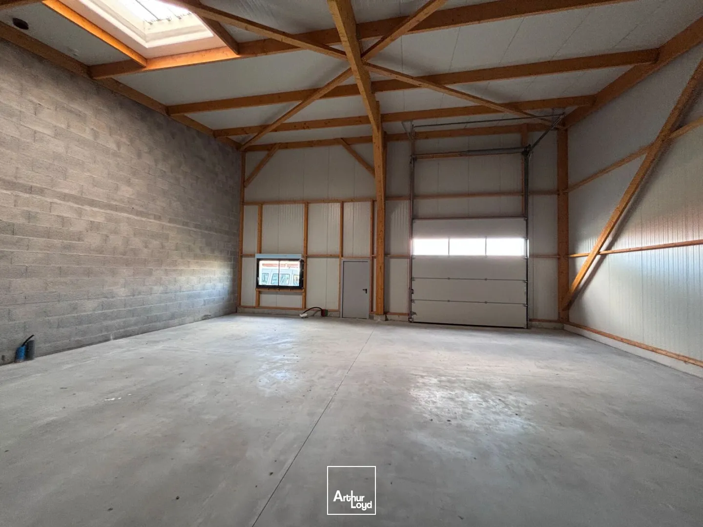 Locaux d'activité & Entrepôts - Location - MACHECOUL - 44270 - 140-300 - 8035660