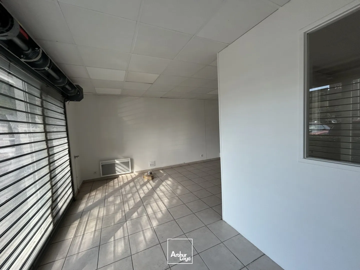 Locaux commerciaux - Location - TRIGNAC - 44570 - 50.4-100.8 - 8036536