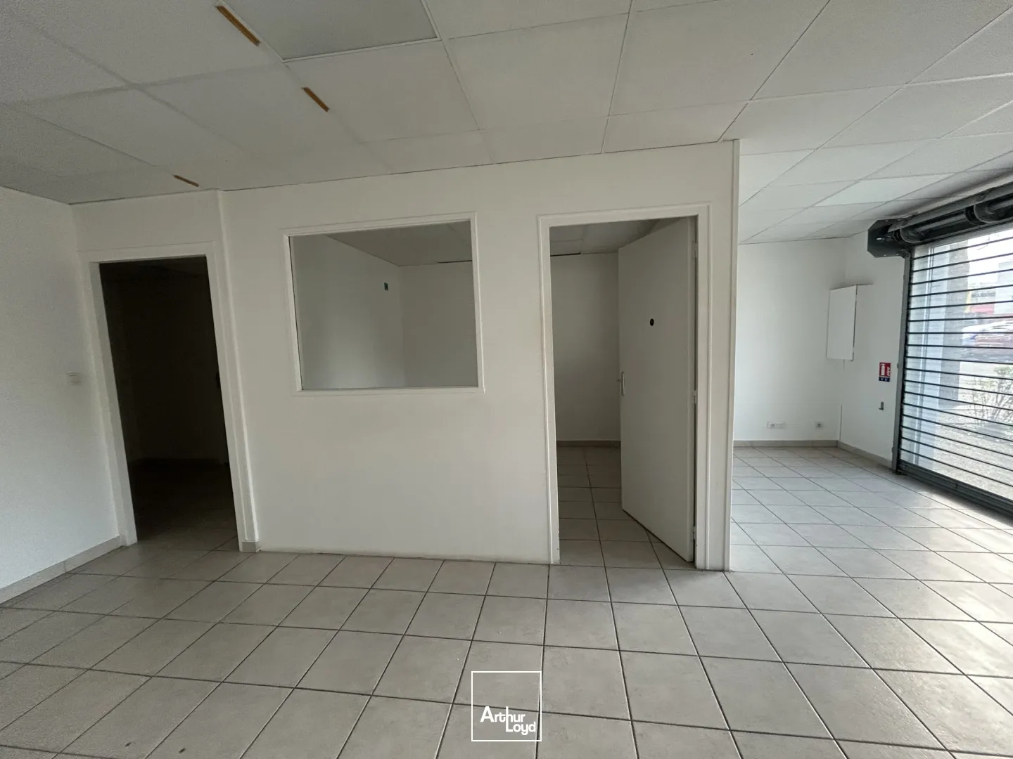 Locaux commerciaux - Location - TRIGNAC - 44570 - 50.4-100.8 - 8036537