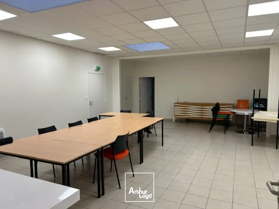 Bureaux - Vente - CREUZIER-LE-NEUF - 03300 - 121.72-121.72 - 8040148