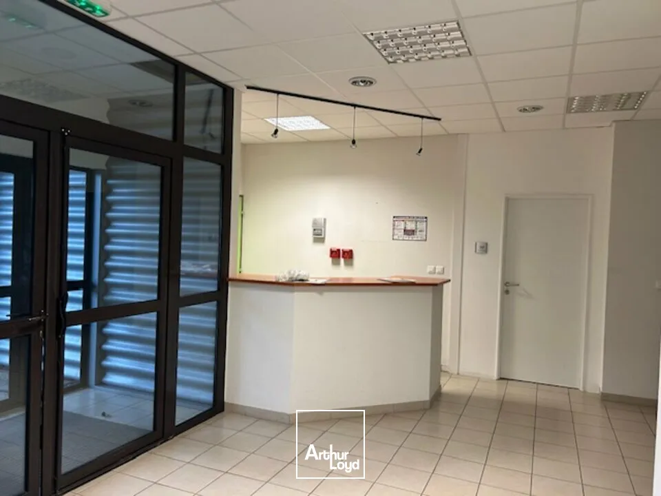 Bureaux - Vente - CREUZIER-LE-NEUF - 03300 - 121.72-121.72 - 8040149