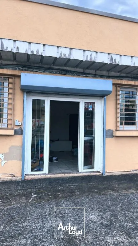 Locaux commerciaux - Location - Fort De France - 97200 - 65-65 - 8077029