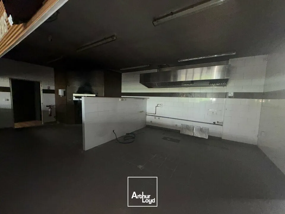 Locaux commerciaux - Location - CHASSENEUIL-DU-POITOU - 86360 - 400-400 - 8077170