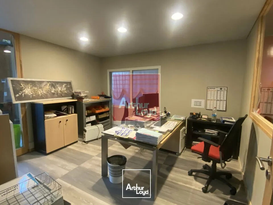 Locaux d'activité & Entrepôts - Vente - LA CHAPELLE-SAINT-LUC - 10600 - 400-950 - 8077212
