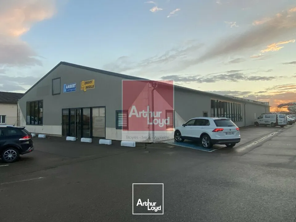 Locaux d'activité & Entrepôts - Vente - LA CHAPELLE-SAINT-LUC - 10600 - 400-950 - 8077213