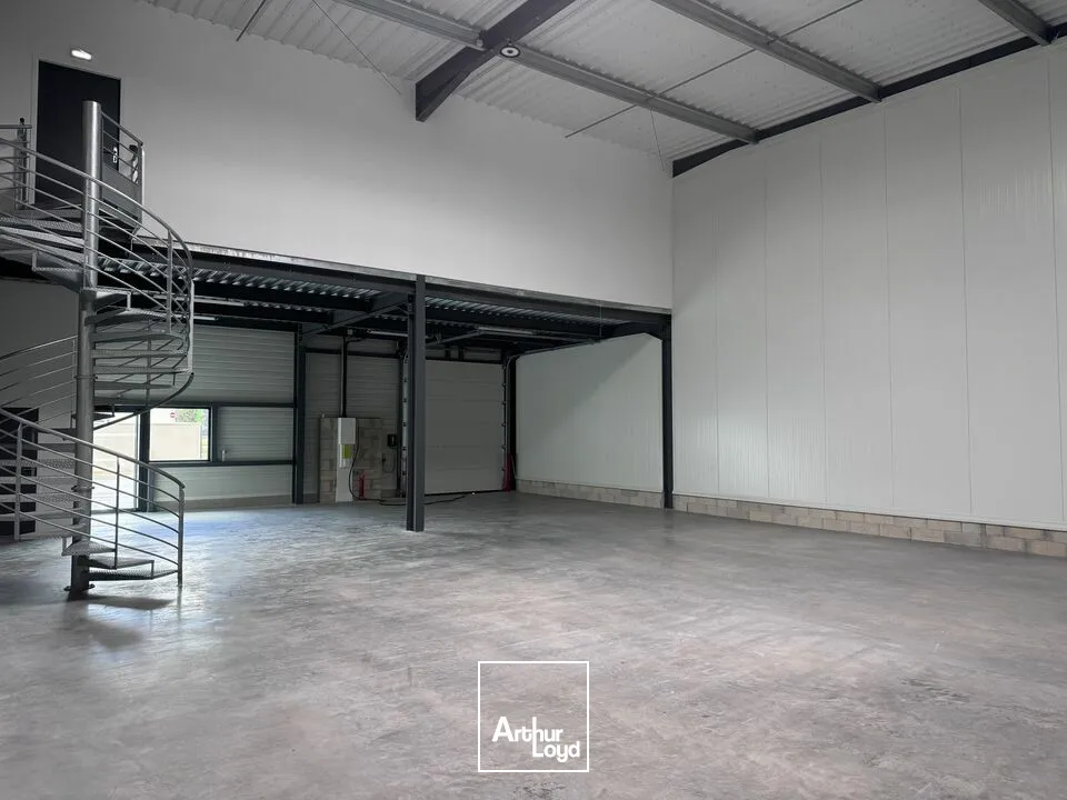 Locaux d'activité & Entrepôts - Location - CHAMPNIERS - 16430 - 288-288 - 8077240