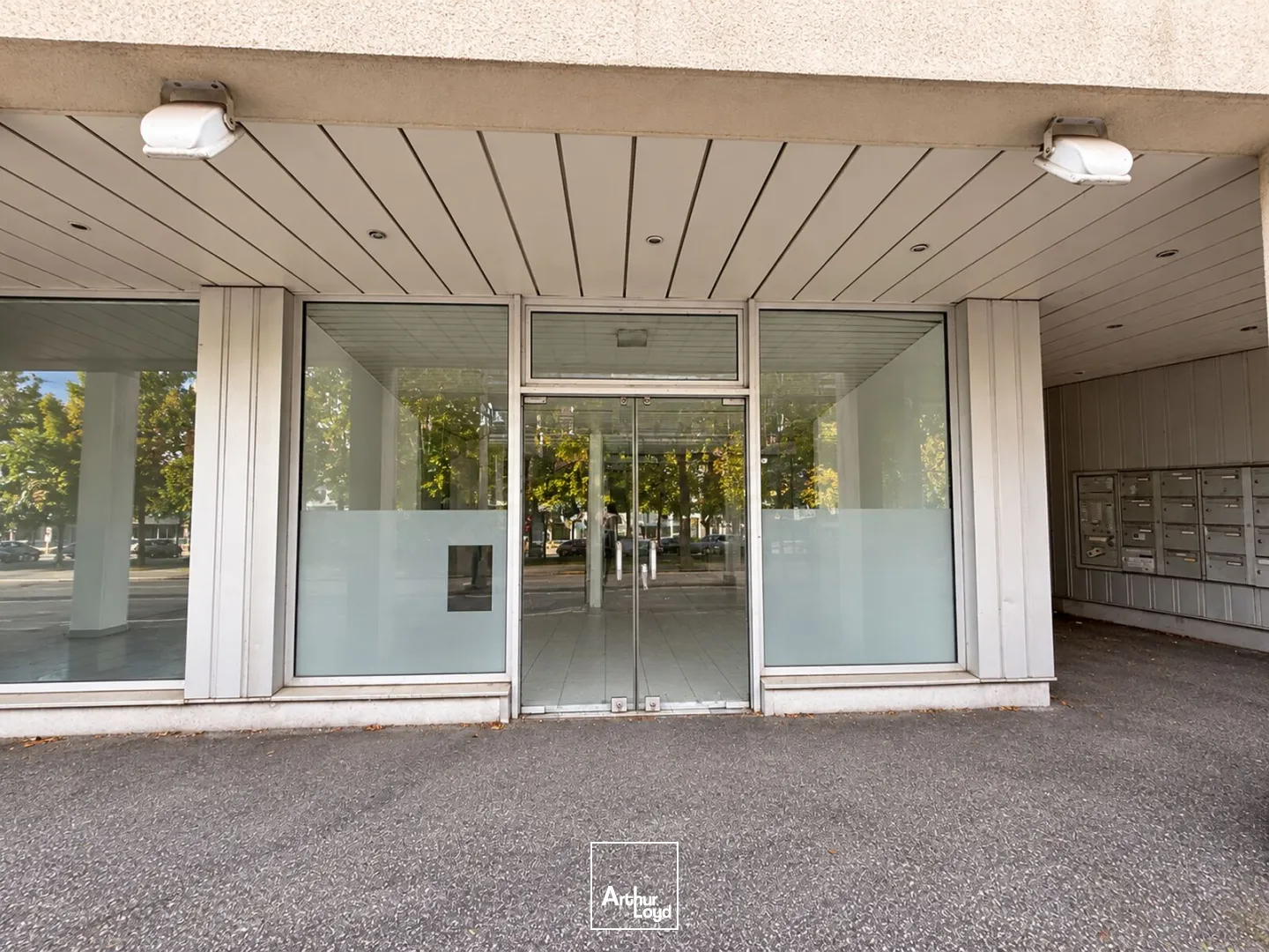 Locaux commerciaux - Location - MERIGNAC - 33700 - 53.38-261.67 - 8077557
