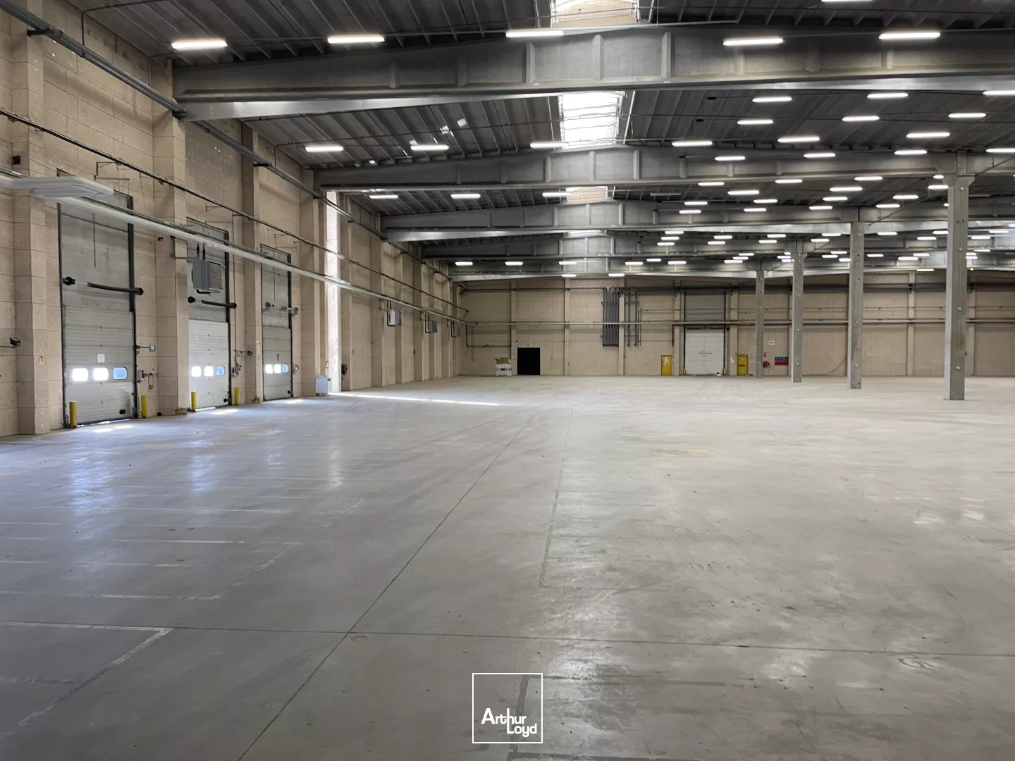 Logistique à louer près sur Amiens