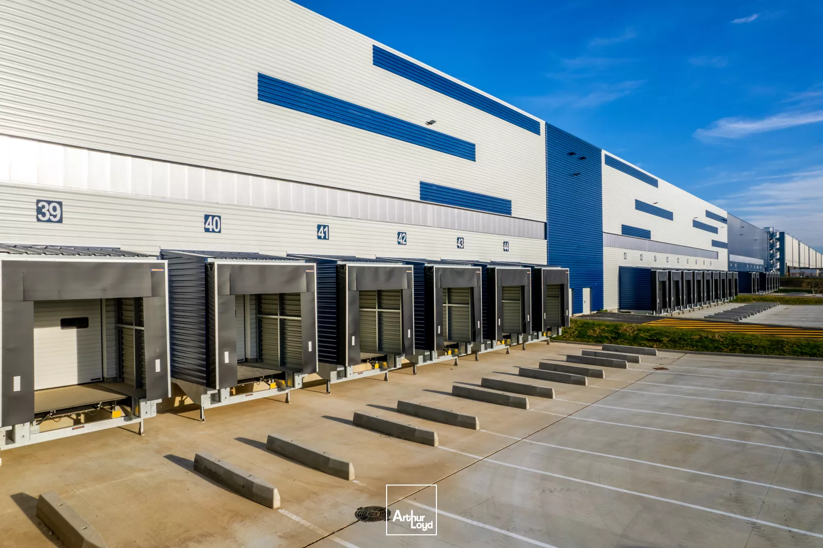 RARE - surface logistique en Ile de France