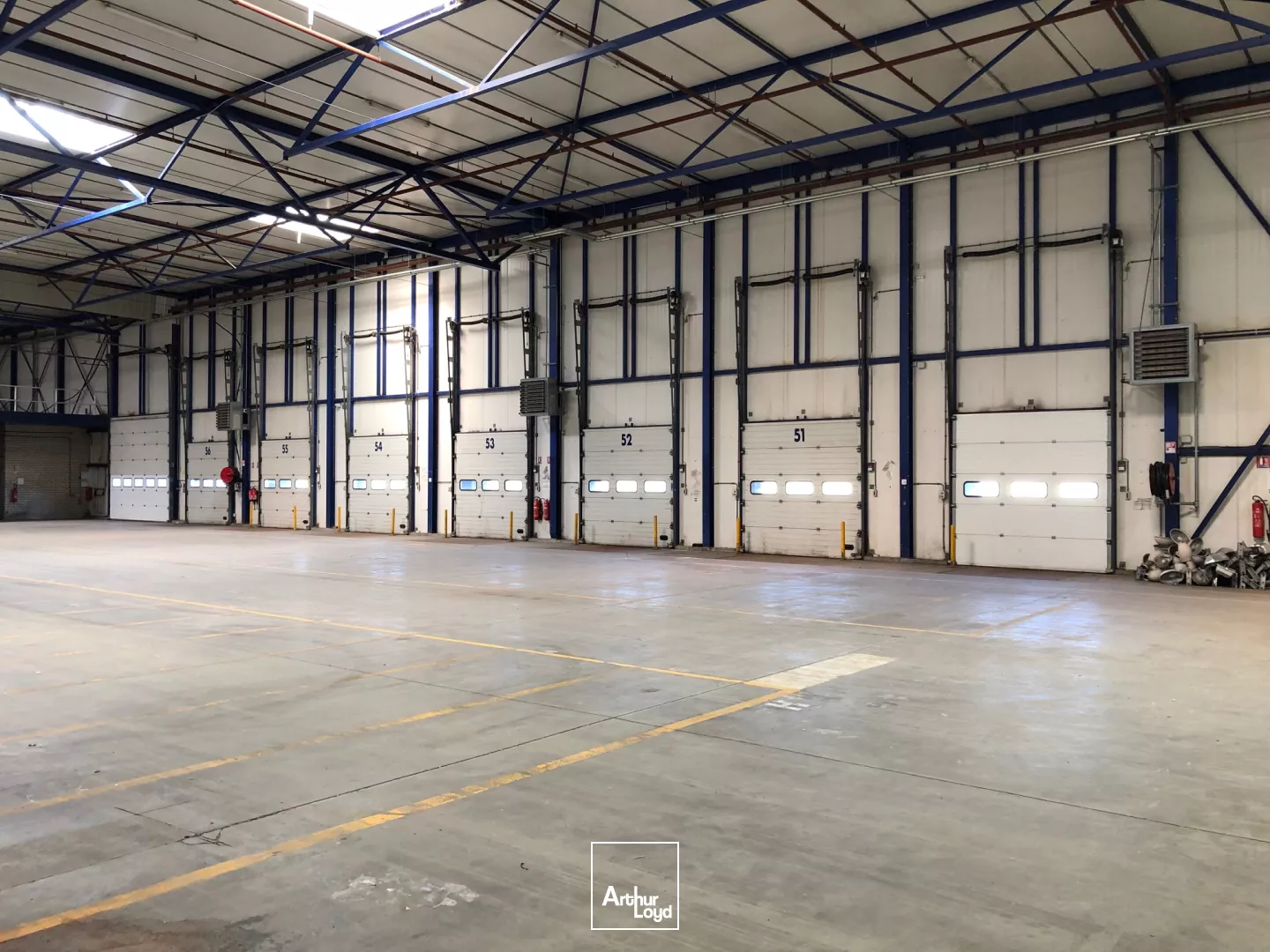 Logistique à louer à 30 km de Lille