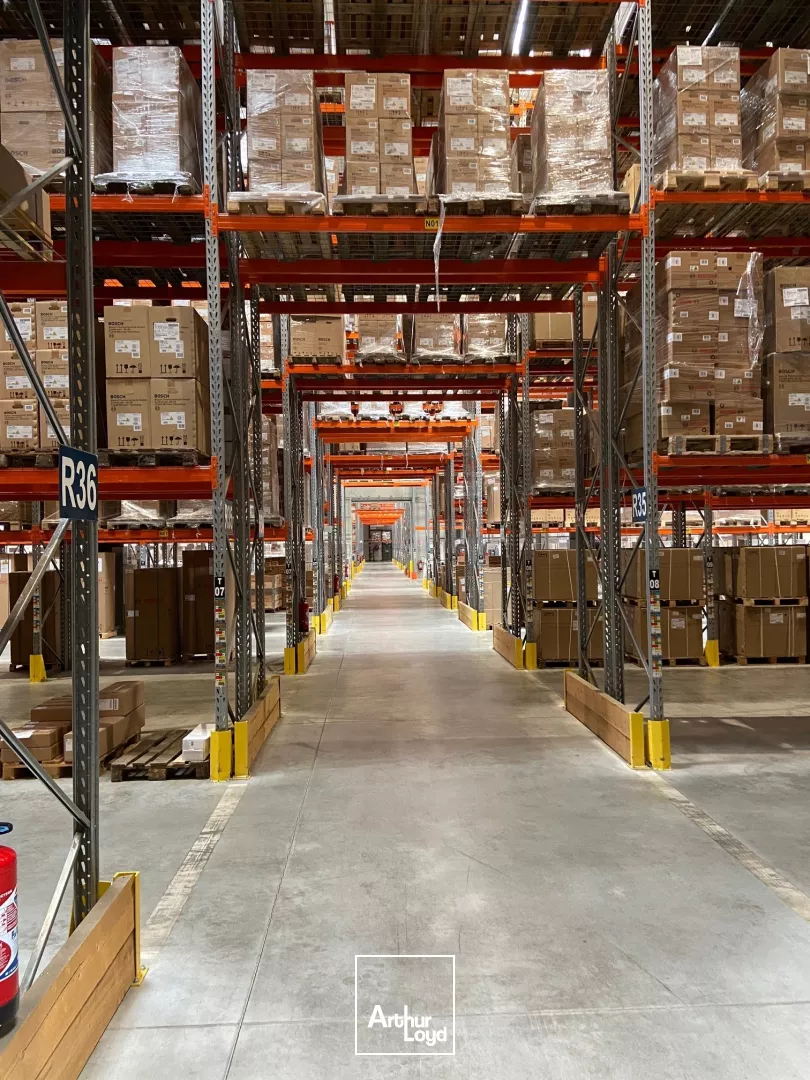 EXCLUSIF : 8 000 m² à louer au Nord de la Région Rhône Alpes Auvergne