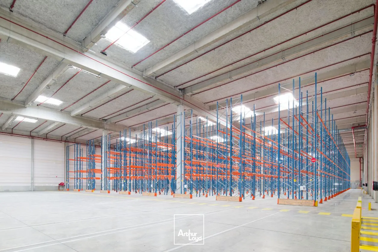 Disponibilité à la location d'une surface logistique sur la commune des MUREAUX