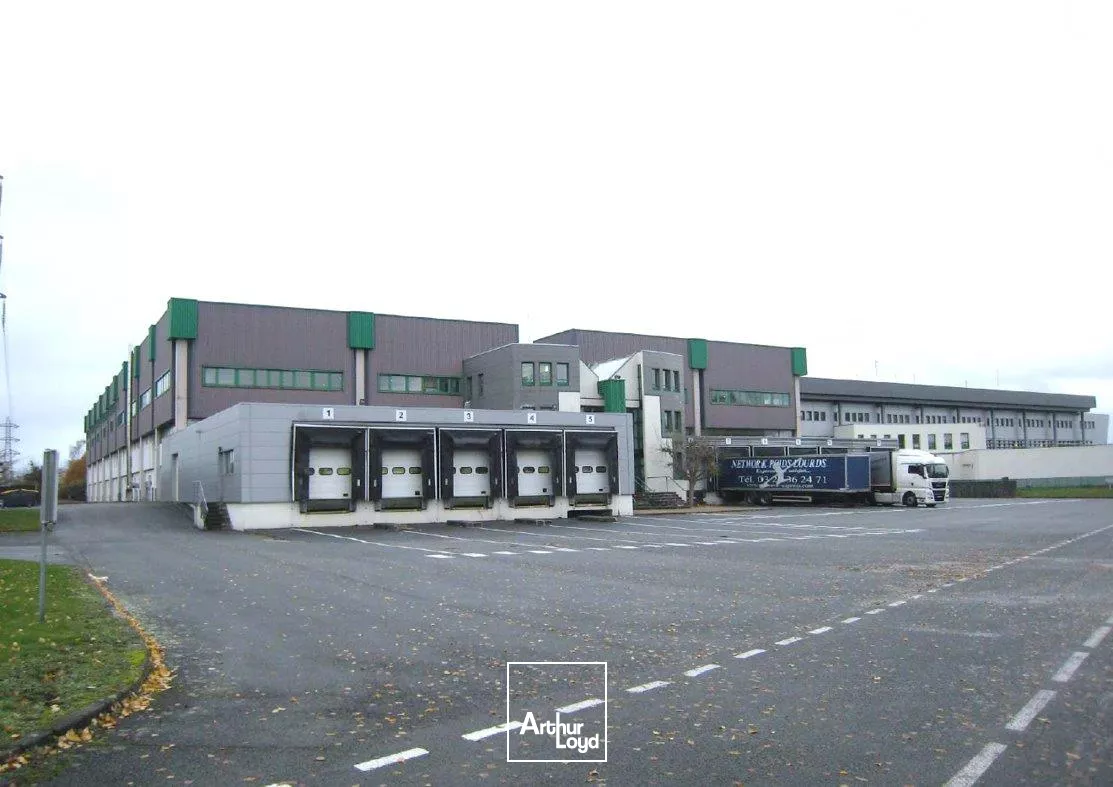 27 110 m² de logistique à vendre au Nord-Est de Lille