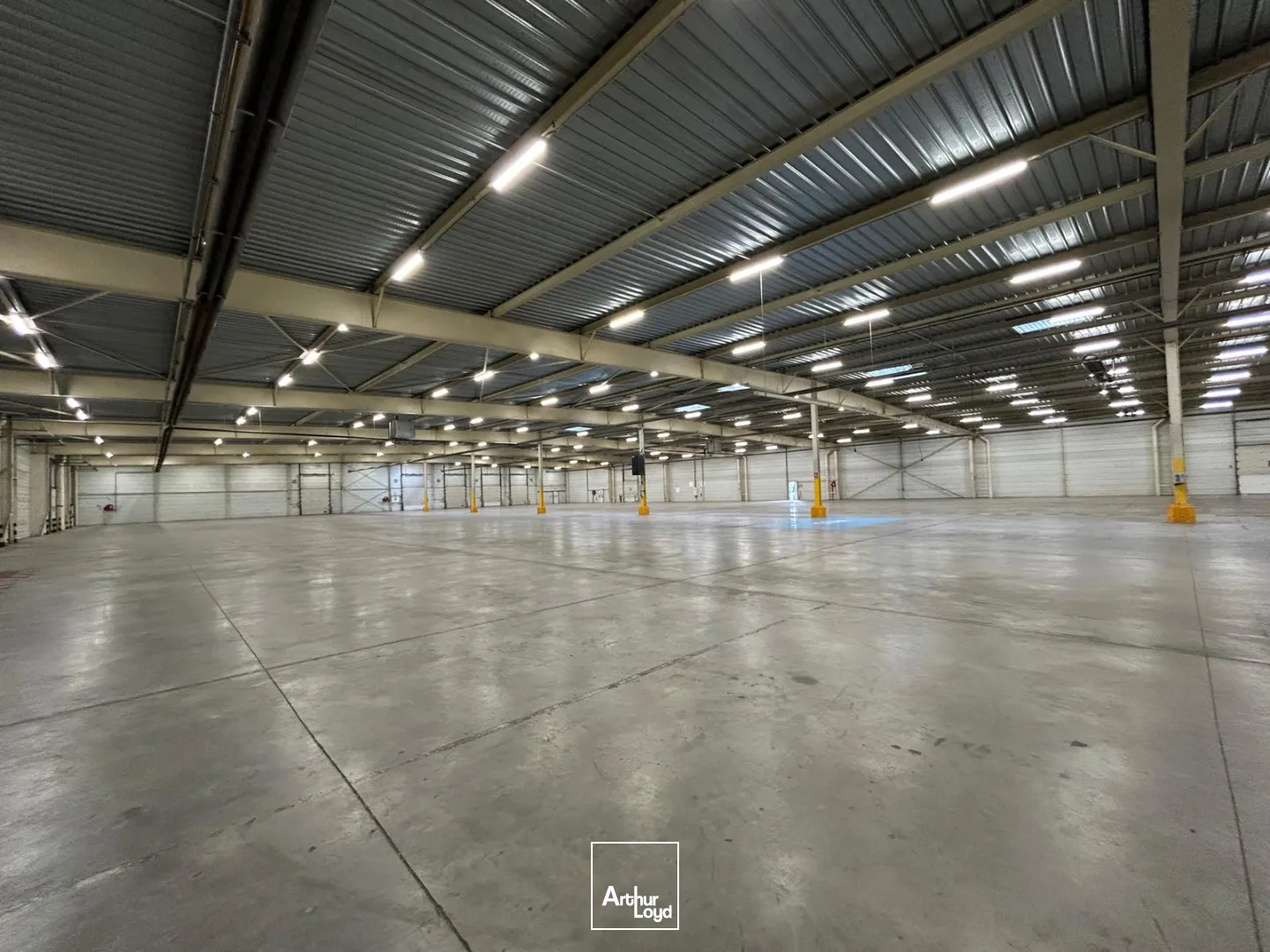 Location d'un entrepôt de type messagerie près d'Amiens