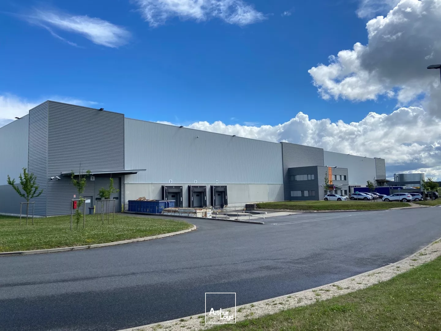 EXCLUSIF : 8 000 m² à louer au Nord de la Région Rhône Alpes Auvergne