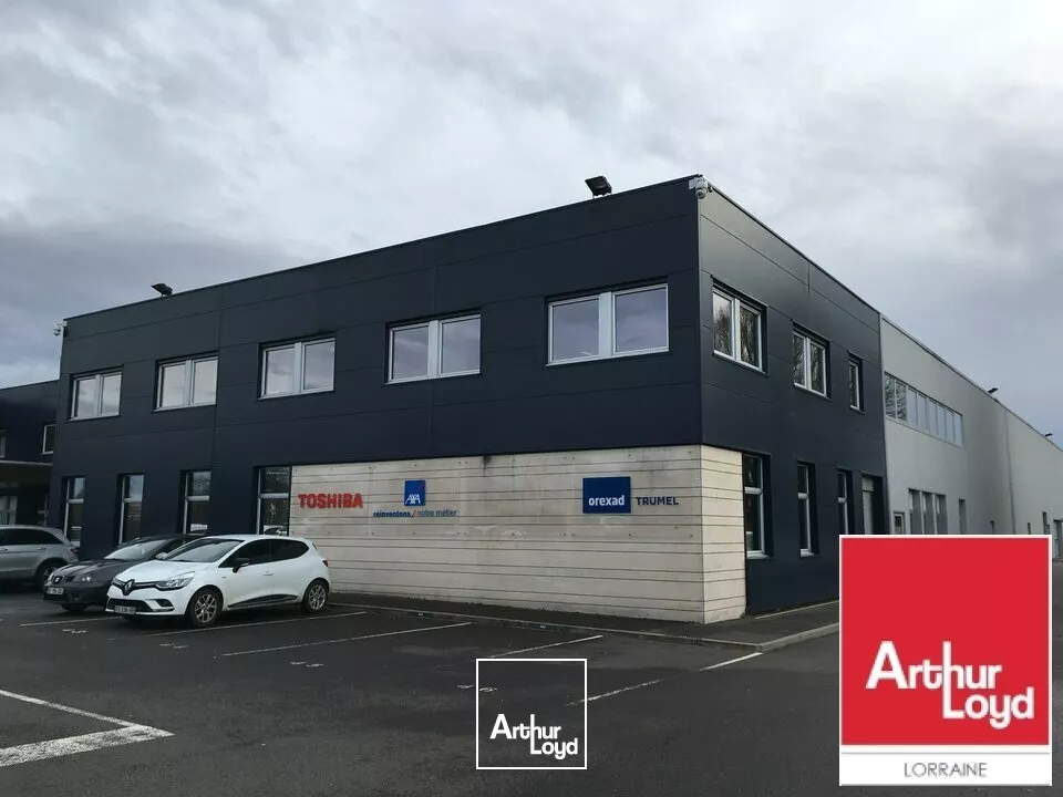 BUREAUX à LOUER de 660.89 m²