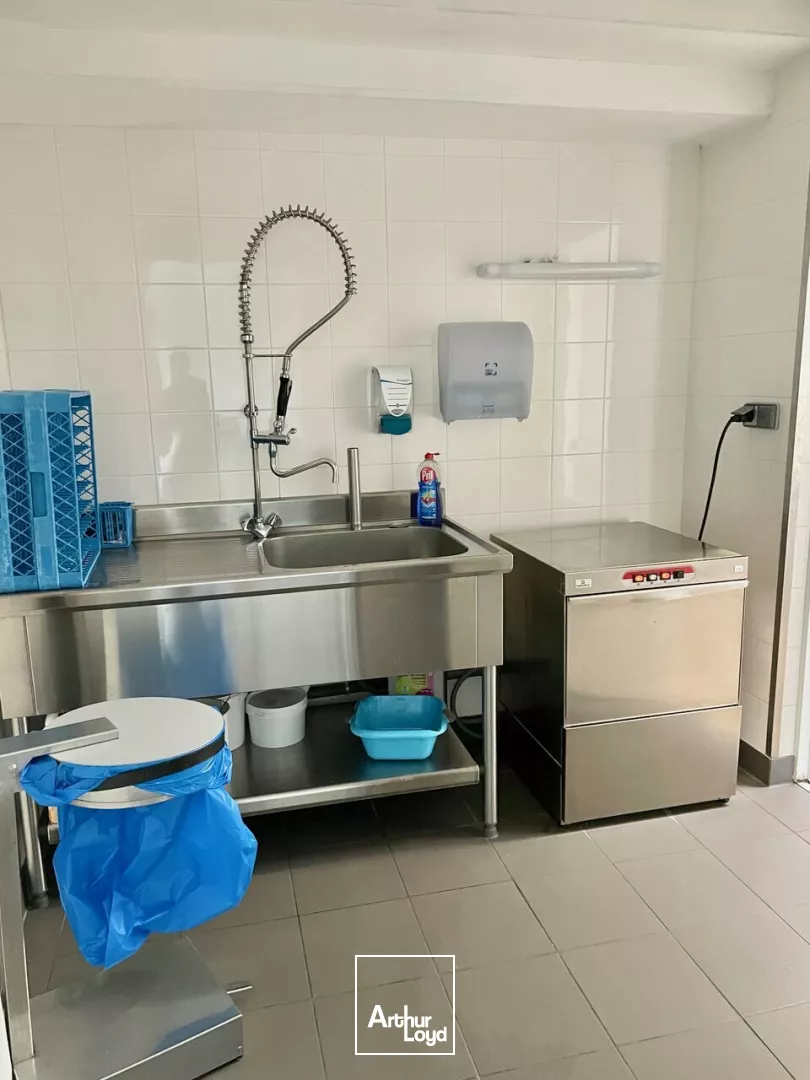 BUREAUX à VENDRE de 650 m²