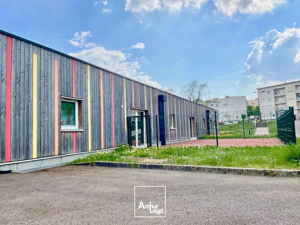 BUREAUX à VENDRE de 650 m²