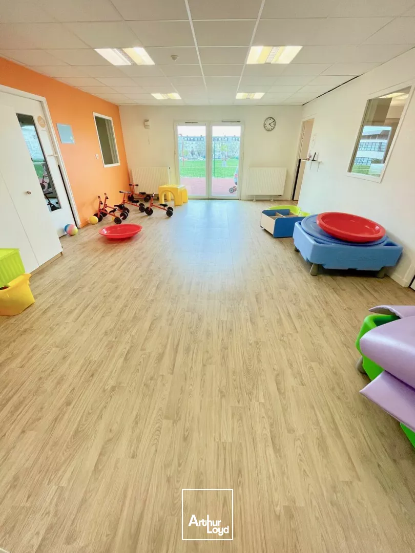 BUREAUX à VENDRE de 650 m²