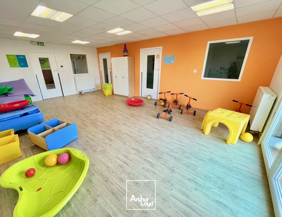 BUREAUX à VENDRE de 650 m²