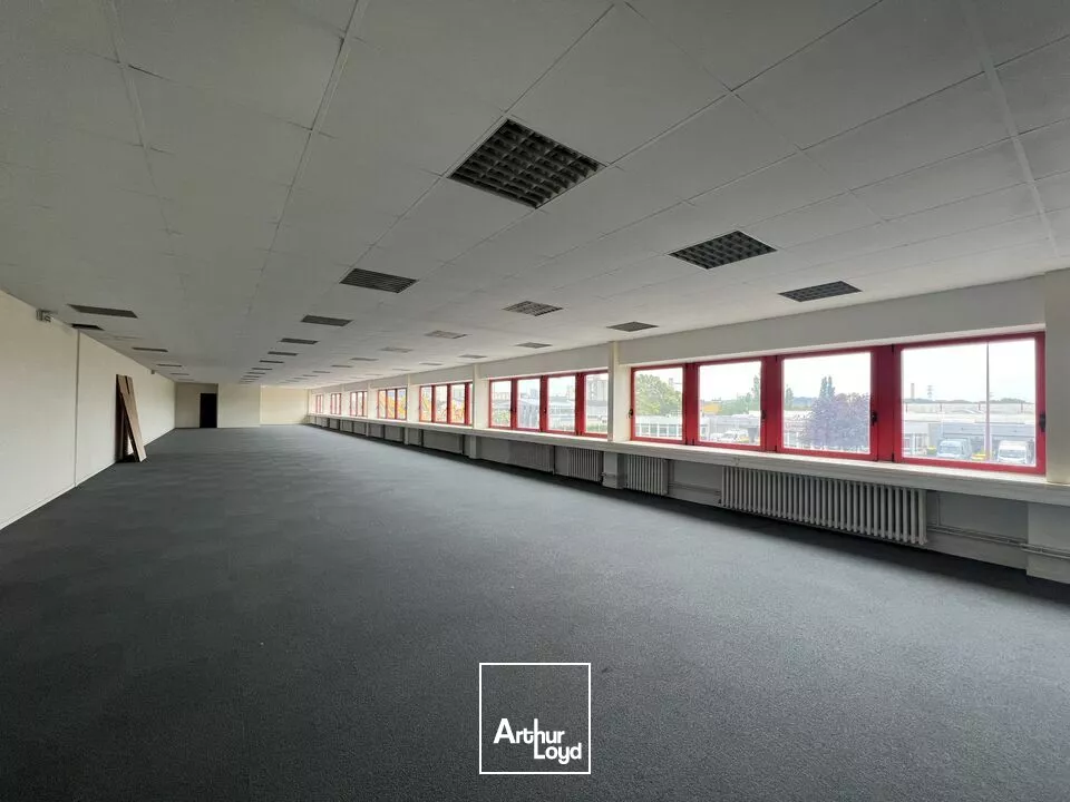 BUREAUX à LOUER de 778 m²