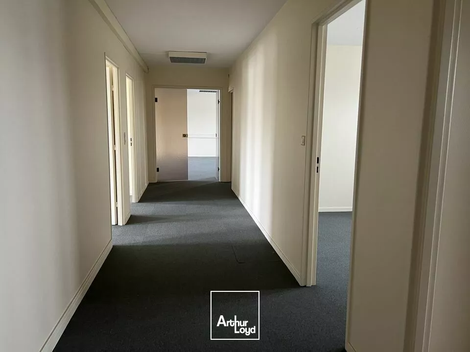 BUREAUX à LOUER de 778 m²