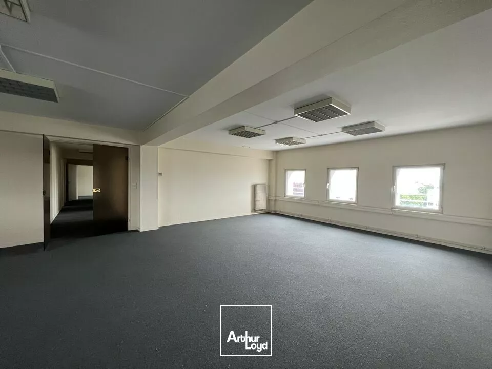BUREAUX à LOUER de 778 m²