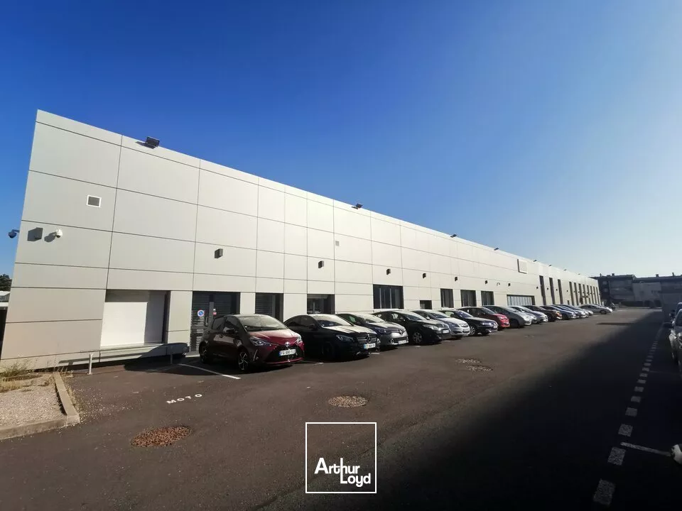 BUREAUX à LOUER de 1050 m²