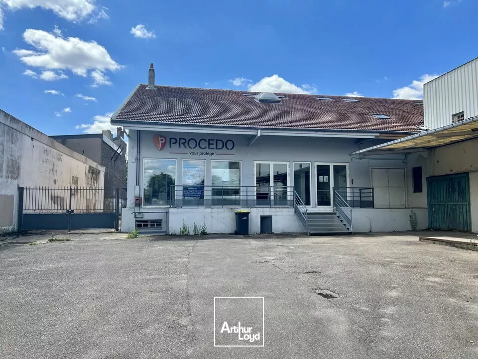 BUREAUX à LOUER de 617 m²