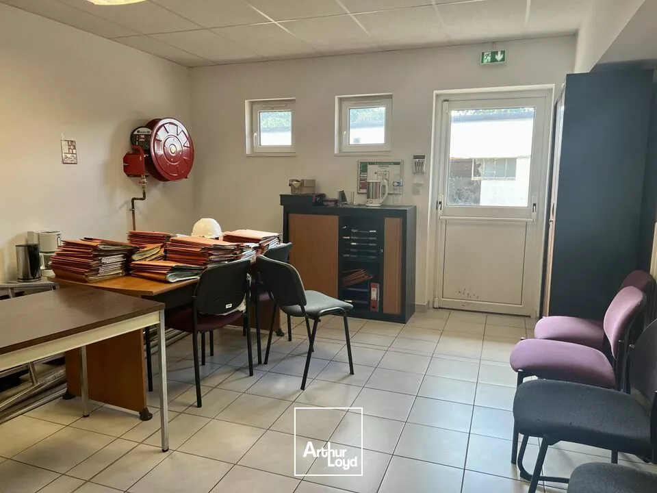 BUREAUX à LOUER de 617 m²