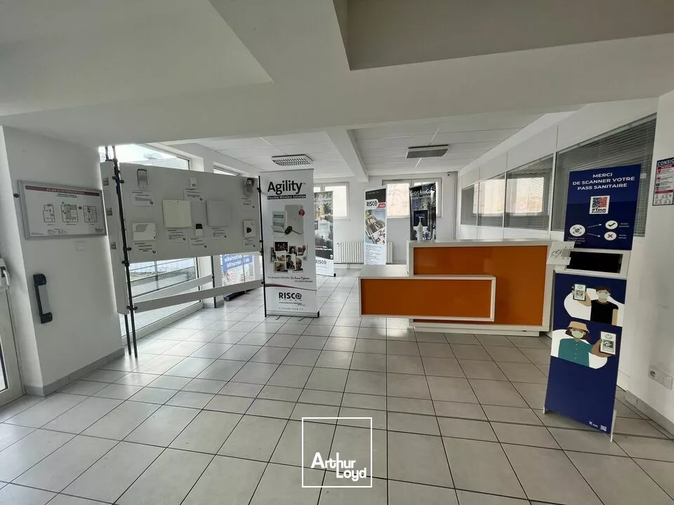 BUREAUX à LOUER de 617 m²