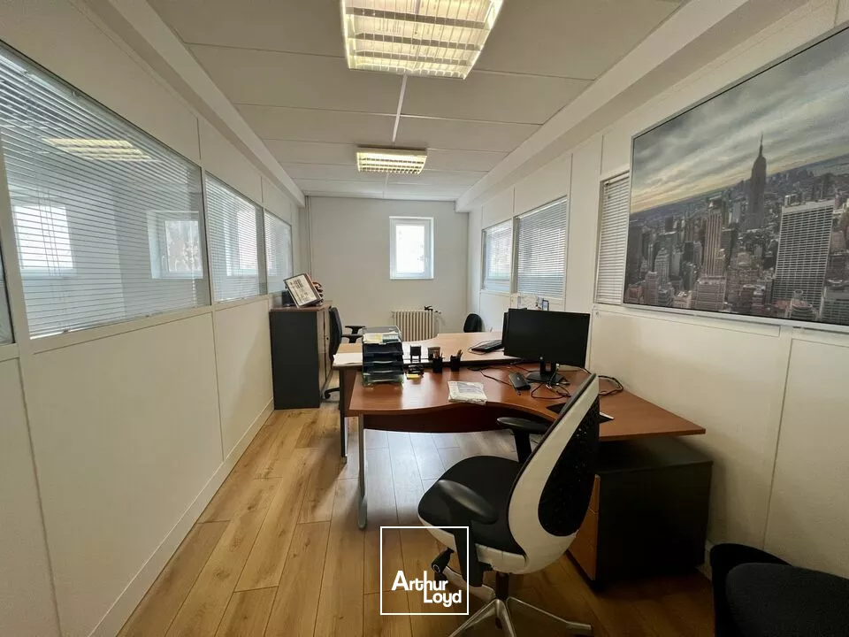 BUREAUX à LOUER de 617 m²