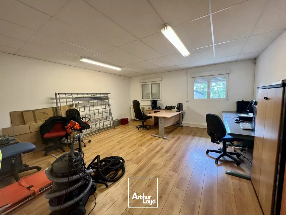 BUREAUX à LOUER de 617 m²