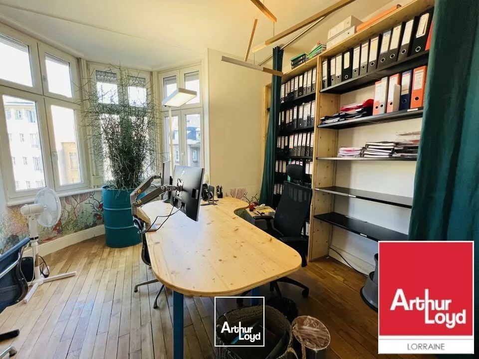 BUREAUX à LOUER de 204.2 m²