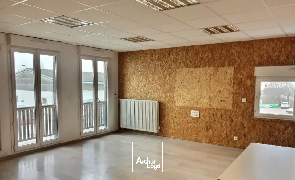 LOCAL D'ACTIVITE - ENTREPOT à LOUER de 3175 m²