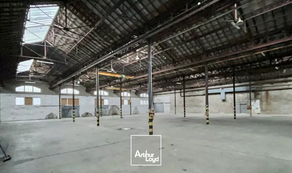 LOCAL D'ACTIVITE - ENTREPOT à VENDRE de 3175 m²