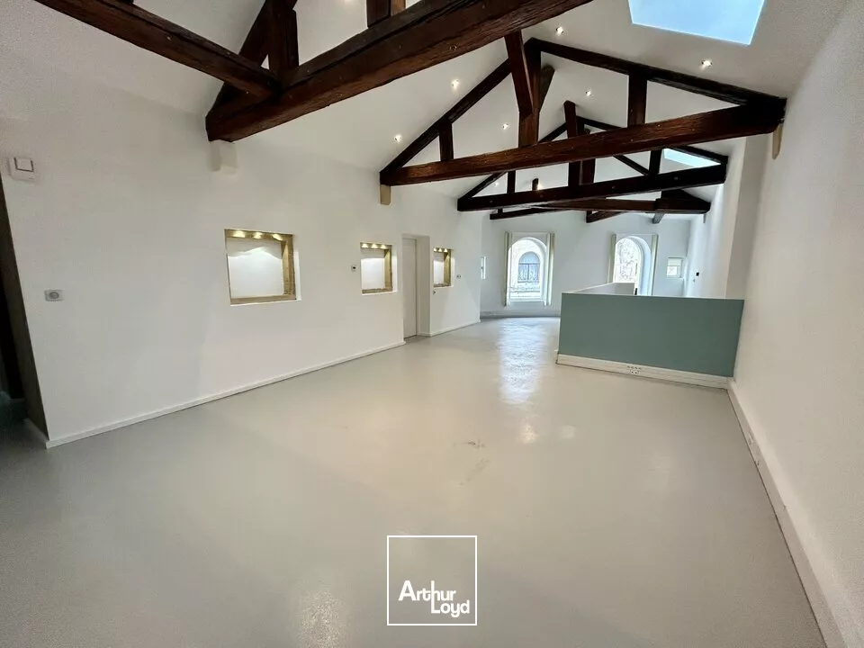 BUREAUX à LOUER de 200 m²