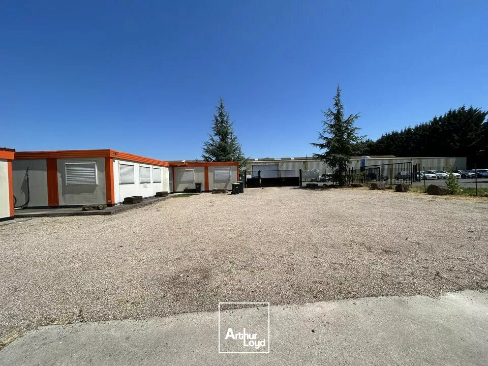 LOCAL D'ACTIVITE - ENTREPOT à LOUER de 440 m²