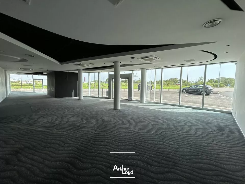 BUREAUX à LOUER de 571 m²